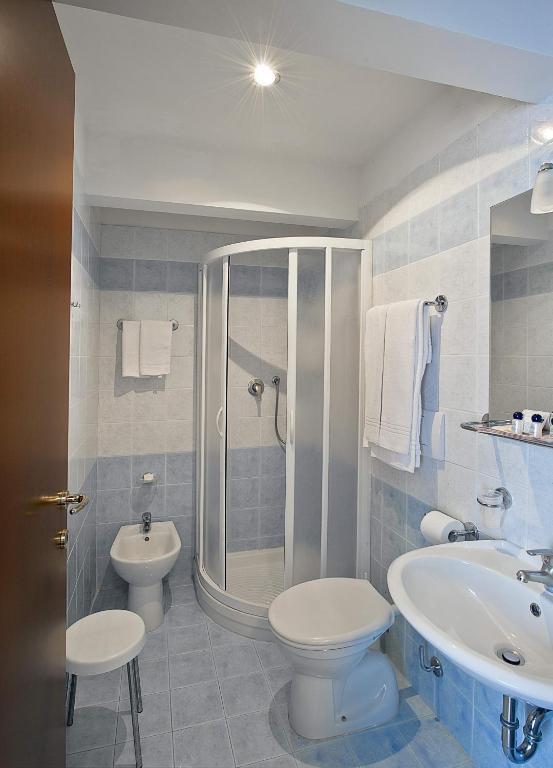 Triple Room,61042945:JPEG